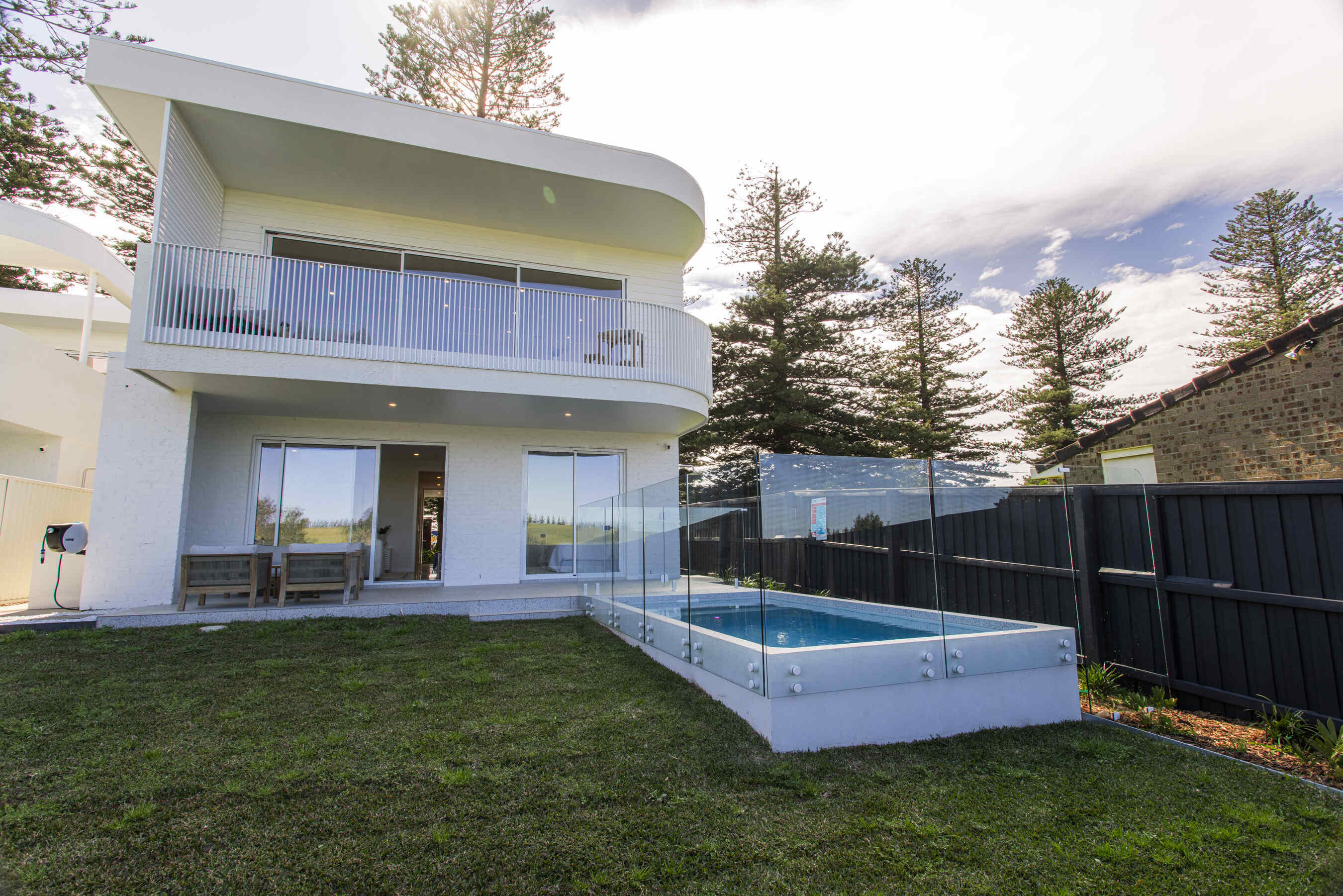 Plungie plunge pool semi-recessed