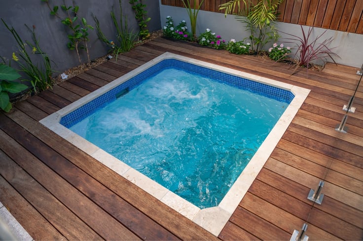 Clean Plungie plunge pool set into a timber deck