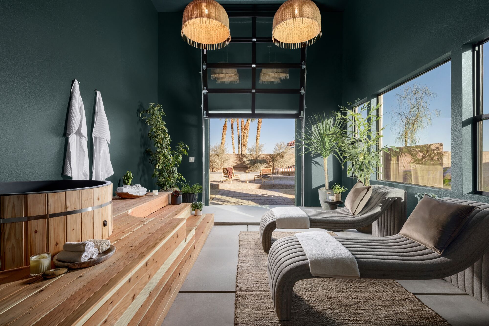 RTB House 4 - Kim + Chelsea - Project gallery page (1)