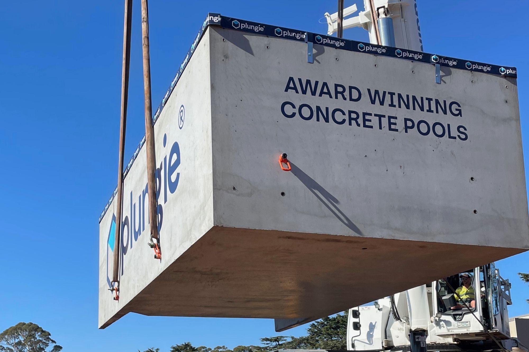 Your Simple Guide to Plungie's 8-Step Pool Install Process