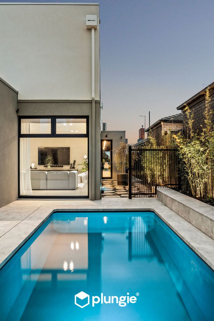 plungie_concretepool