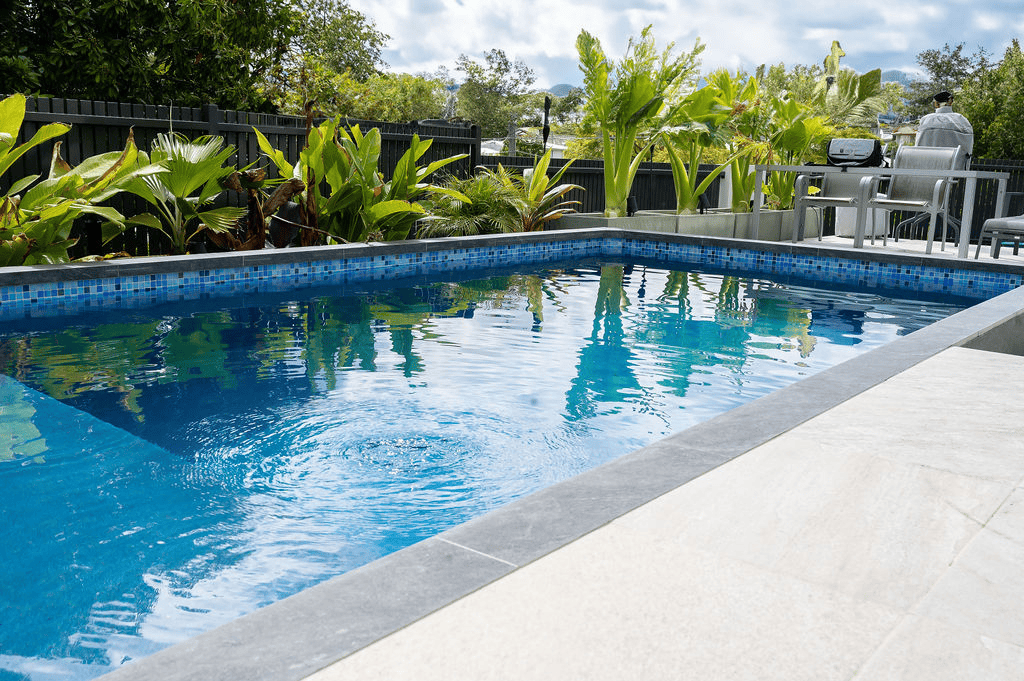 Holland Park, Stunning Pools (Plungie Max)