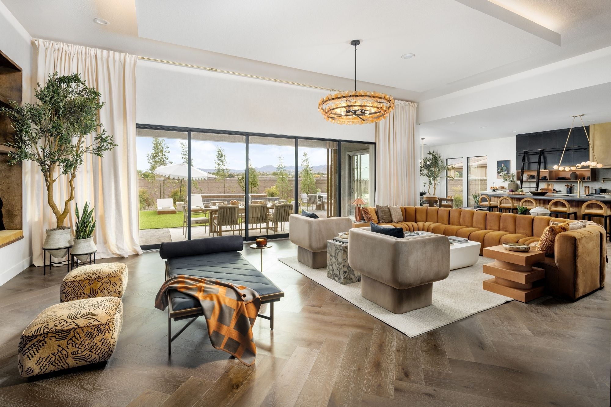 RTB House 2 - Taniya + Drew - Project gallery (2)
