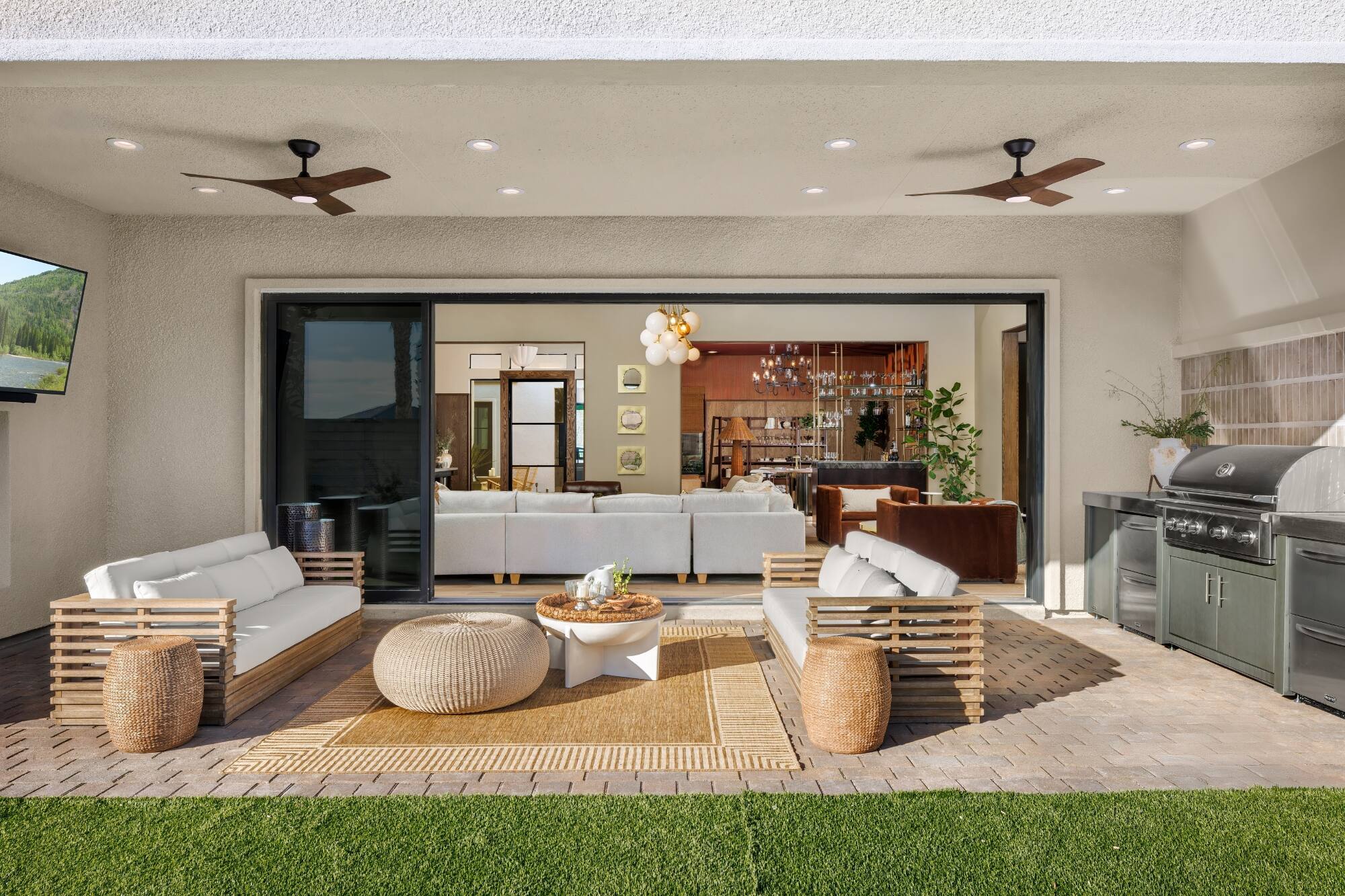 RTB House 4 - Kim + Chelsea - Project gallery page (2)
